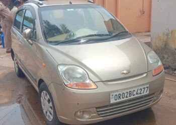 ଗଞ୍ଜେଇ ସହ କାର ଗାଡ଼ି ଜବତ କଲା ନୂଆଗାଁ ପୁଲିସ