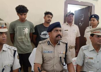 ପାରଳାଖେମୁଣ୍ଡିରେ ଚାଞ୍ଚଲ୍ୟ: ପ୍ରେମିକ ଓ ତାର ସହଯୋଗୀ ସହ ମିଶି ମା’କୁ ହତ୍ୟା କଲା ନାବାଳିକା ଝିଅ…ଦୁଇ ଗିରଫ ଝିଅ ଅଟକ