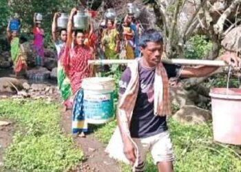 ଡେଙ୍ଗାପୁଚି ଗ୍ରାମରେ ଉତ୍କଟ ଜଳ ସଙ୍କଟ…. ନାଳ ପାଣିକୁ ପିଇବା ପାଣି ଭାବେ ବ୍ୟବହାର କରୁଛନ୍ତି ଗ୍ରାମବାସୀ