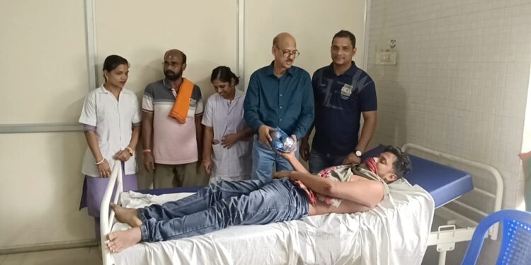 ରୋଗୀଙ୍କ ସହିତ 62ତମ ଜନ୍ମଦିନ ପାଳନ କରିବା ସହିତ ବୃକ୍ଷ ରୋପଣ କଲେ ଡାକ୍ତର ମଙ୍ଗରାଜ