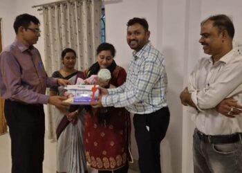 ଗଜପତିରୁ ପୋଷ୍ୟ ସନ୍ତାନ ଗ୍ରହଣ କଲେ ମହାରାଷ୍ଟ୍ର ଦମ୍ପତି