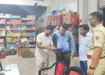 ଗଜପତିରେ ବେଆଇନ ବାଣ ବିକ୍ରି ବିରୁଦ୍ଧରେ ଚଢ଼ଉ, 2 ବାଣ ଦୋକାନ ସିଲ୍ କଲା ପ୍ରଶାସନ