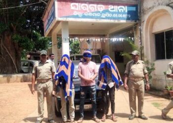 ଆନ୍ତଃରାଜ୍ୟ ଡକାୟତ ଗ୍ୟାଙ୍ଗର ତିନି ଗିରଫ : ଦୁଇ ଫେରାର – ମାଉଜର ସହ ମାରଣାସ୍ତ୍ର ଜବତ