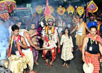 ମା’ ପାଟ୍ଟଖଣ୍ଡା ଠାକୁରାଣୀ ଯାତ୍ରା : ନଗର ଭ୍ରମଣ ବେଳେ ଶତାଧିକ ଭକ୍ତ ଙ୍କ ସମାଗମ