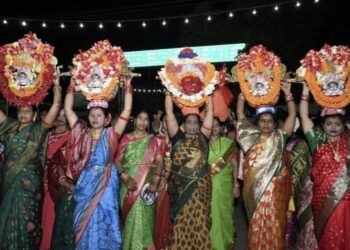 ଅଷ୍ଟମ ଦିନରେ ମା’ ପାଟ୍ଟଖଣ୍ଡା ଠାକୁରାଣୀ ଯାତ୍ରା : ଢୋଲ, ବାଜା ବାଜଣା ନୃତ୍ୟ ଗୀତ ରେ କମ୍ପିଲା ଖଜୁରୀନାଳ