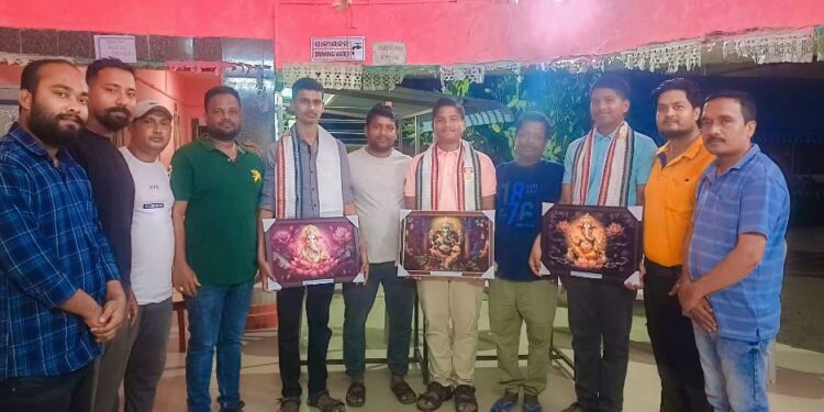 ତିନି କୃତୀ ଛାତ୍ରଙ୍କୁ ଉତ୍କଳ ସାମ୍ବାଦିକ ସଂଘର ଭବ୍ୟ ସମ୍ବର୍ଦ୍ଧନା
