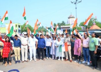 ନୟାଗଡ଼ ଜିଲ୍ଲା ପ୍ରଶାସନ, ମୁନିସିପାଲିଟିର ମିଳିତ ଆନୁକୂଲ୍ୟରେ ଏକ ବିଶାଳ ତ୍ରିରଙ୍ଗା ବାଇକ ଶୋଭାଯାତ୍ରା