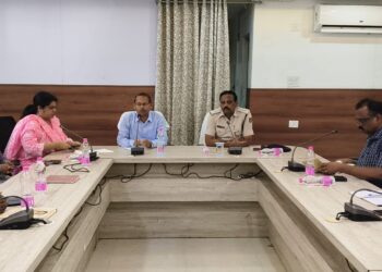 ପୁରୀରେ ଚାଲିଛି ବାବୁରାଜ ଚାକିରି-ପୁରୀରେ ବାବୁ ରୁହନ୍ତି ଭୁବନେଶ୍ବରରେ