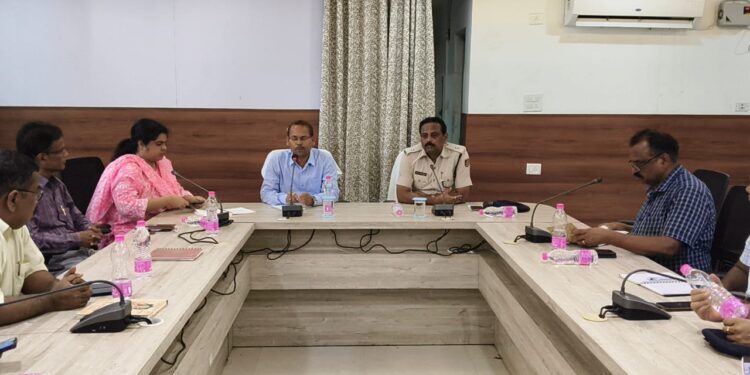 ପୁରୀରେ ଚାଲିଛି ବାବୁରାଜ ଚାକିରି-ପୁରୀରେ ବାବୁ ରୁହନ୍ତି ଭୁବନେଶ୍ବରରେ