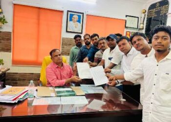 ସାମ୍ବାଦିକ ସୁରକ୍ଷା ଆଇନ୍ ଲାଗୁ କରିବାକୁ ମୁଖ୍ୟମନ୍ତ୍ରୀଙ୍କୁ ଦାବୀପତ୍ର ପ୍ରଦାନ