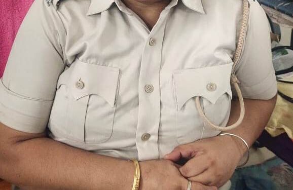SMT BABITA SUNA, ASST.SUB INSPECTOR OF POLICE, MAHILA PS, BERHAMPUR NABBED BY ODISHA VIGILANCE WHILE TAKING BRIBE RS 10,000/- TO HELP IN A CASE