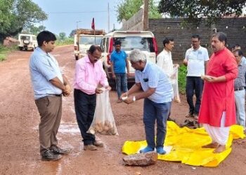 AM/NS India performs Bhoomi Pooja for construction of concrete road in Sagasahi