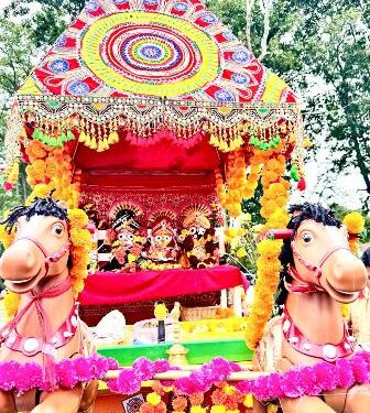 America’s Rhodes Island State Hosts Car Festival in Grandeur