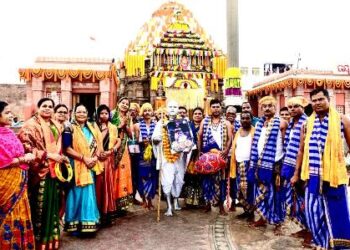 Silver Gandhi dedicates Eleven Years of Padayatra to PM Narendra Modi
