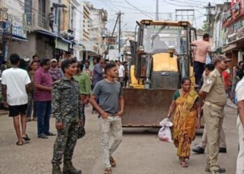 ପାରଳାଖେମୁଣ୍ଡି ସହରରେ ରଥଯାତ୍ରାକୁ ଦୃଷ୍ଟିରେ ରଖି ପ୍ରଶାସନର ଜବରଦଖଲ ଉଚ୍ଛେଦ