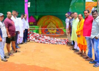 ମା’ ପାଟ୍ଟଖଣ୍ଡା ଠାକୁରାଣୀ ଯାତ୍ରା : ବାଲୁକା ଶିଳ୍ପୀରେ ଖୋଦିତ ମା’ ପାଟଖଣ୍ଡା ଙ୍କ ପ୍ରତିଛବି ରେ ଭକ୍ତ ବିମୋହିତ