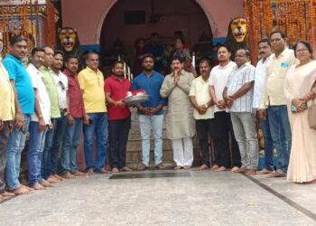 ଦୀପ ଦାନ ନବୀନ ପଟ୍ଟନାୟକ ଙ୍କ ଆଶୁ ଆରୋଗ୍ୟ ନିମନ୍ତେ ମନ୍ଦିରେ ଦୀପଦାନ