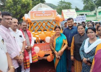 ନୟାଗଡ଼ ମୁନିସିପାଲିଟିର ରାଜ୍ୟ ସରକାରଙ୍କ ବିକାଶ ସମ୍ପର୍କିତ ରଥ ସହର ପରିକ୍ରମା ପାଇଁ ଉଦଘାଟନ କଲେ ମନ୍ତ୍ରୀ