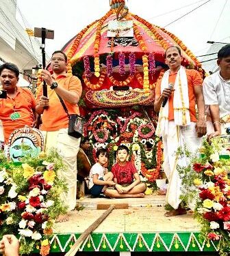 Bengaluru’s Sahakar Nagar Temple Celebrates Niladri Bije Festival
