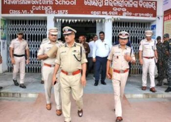 ୧୫ ତାରିଖରେ ରାଷ୍ଟ୍ରପତି କଟକ ଆସୁଥିବାରୁ ସୁରକ୍ଷା ପାଇଁ ଡିଜିପିଙ୍କ ରେଭେନ୍ସା ବିଶ୍ଵବିଦ୍ୟାଳୟ ଓ ଶାରଳା ଭବନ ପରିଦର୍ଶନ