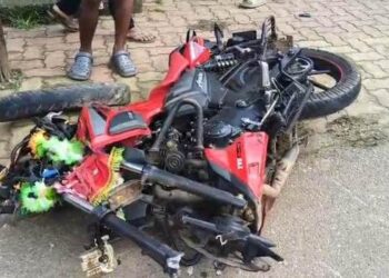 ଦୁଇ ବାଇକ୍ ମୁହାଁମୁହିଁ ଧକ୍କା, ଜଣେ ଗୁରୁତର, ଜଣେ ଆହତ