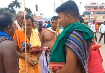 ଡାହୁକ ଡାକିଲା ହୋ ଭଗତେ….