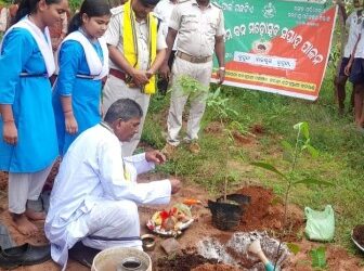 କୁସୁନ୍ଦା ହାଇସ୍କୁଲ ଠାରେ ଡମପଡା – ଚନ୍ଦକା ବନ ବିଭାଗ ପକ୍ଷରୁ ୭୬ ତମ ବନ ମହୋତ୍ସବ ପାଳିତ