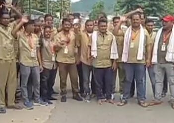 ୭ଦଫା ଦାବୀ ରେ ଡ୍ରାଇଭର ସଂଘ ର ଆନ୍ଦୋଳନ ଦୁତୀୟ ଦିନ  