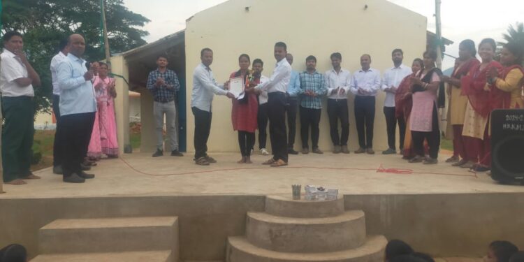 ସମ୍ମାନିତ ହେଲେ ୪ଜଣ କୃତୀ ଛାତ୍ରଛାତ୍ରୀ