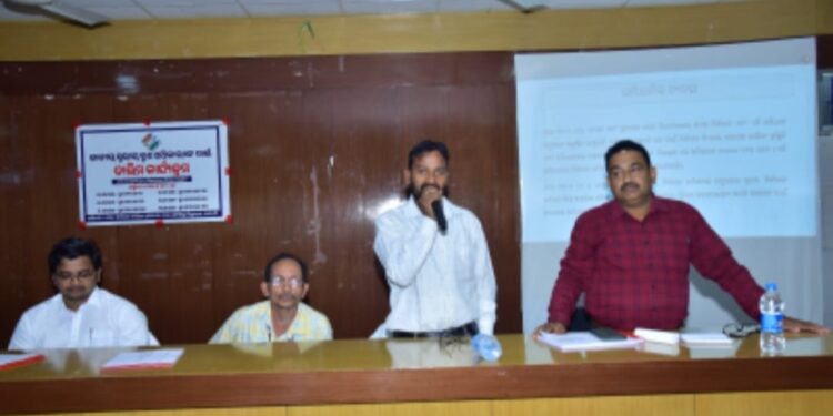 ପାରଳାଖେମୁଣ୍ଡି ଠାରେ ଜାତୀୟ ସ୍ତରୀୟ ବୁଥ ଅଧିକାରୀଙ୍କ ଚତୁର୍ଥ ଦିନ ତାଲିମ କାର୍ଯ୍ୟକ୍ରମ ଅନୁଷ୍ଠିତ