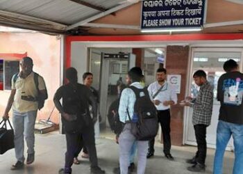 ଖୋର୍ଦ୍ଧାରୋଡ୍ ରେଳ ମଣ୍ଡଳର ଚଳିତ ଆର୍ଥିକ ବର୍ଷର ପ୍ରଥମ ତ୍ରୟମାସରେ ଟିକେଟ ଯାଞ୍ଚରେ ପ୍ରଭାବଶାଳୀ ଅଭିବୃଦ୍ଧି ରେକର୍ଡ