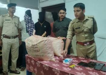 ପାଟ୍ରୋଲିଂ ସମୟରେ ଗଞ୍ଜେଇ, ବ୍ରାଉନ ସୁଗାର, ବାଇକ, ମୋବାଇଲ ଫୋନ ଜବତ : ତିନି ଅଭିଯୁକ୍ତ ଗିରଫ