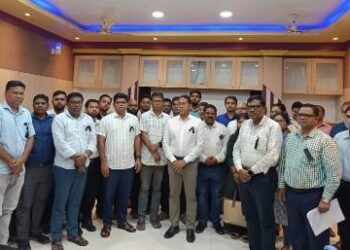 ଓଏଏସ୍ ସଂଘର ସମୂହ ଛୁଟି ପ୍ରଭାବ : ସମଗ୍ର ଜିଲ୍ଲାର ବ୍ଲକ ଓ ତହସିଲ ଅଫିସରେ କାମ ଠପ୍‍ – ଲୋକେ ହନ୍ତସନ୍ତ