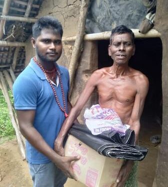 ଦୁଃଖରେ ଭାଙ୍ଗି ନ ଯାଇ ସମାଜ ସେବାକୁ ଜୀବନର ବ୍ରତ କଲେ ସନ୍ତୋଷ