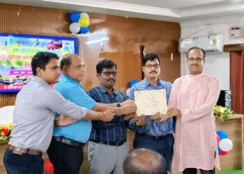 ଫୁଲବାଣୀ ବନଖଣ୍ଡ ଠାରେ ୭୬ତମ ବନ ମହୋତ୍ସବପାଳିତ। ଅଶୋକ ପରିଡାଙ୍କୁ ପ୍ରକୃତି ବନ୍ଧୁ ପ୍ରଦାନ