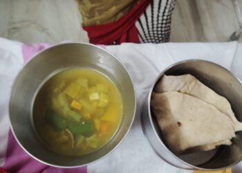 ଚିକିତ୍ସାଳୟରେ ଯମାଳୟ ଯନ୍ତ୍ରଣା : ଟାଣଭାତ କୁ ପାଣିଆ ଡାଲମା ଖାଉଛନ୍ତି ଗର୍ଭବତୀ ଓ ପ୍ରସୂତି.