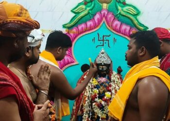 ରଣପୁର ବଜେନ୍ଦ୍ର ଚନ୍ଦ୍ର ଉଚ୍ଚ ବିଦ୍ୟାଳୟ ଓ ବାଳିକା ଉଚ୍ଚ ବିଦ୍ୟାଳୟର ୧୯୯୯ ବ୍ୟାଚ ଛାତ୍ରଛାତ୍ରୀଙ୍କ ଦ୍ୱାରା – ମା’ ବାଟ ମଙ୍ଗଳା ଦେବୀଙ୍କ ନୂତନ ବିଗ୍ରହ ଓ ମନ୍ଦିର ପ୍ରତିଷ୍ଠା