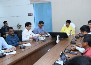 ଦୂରଦୃଷ୍ଟିରୁ ବେଗ ପର୍ଯ୍ୟନ୍ତ ମାସିକ ସମୀକ୍ଷା ଅଭିଯାନ ଆରମ୍ଭ କଲେ ଗୃହ ଓ ନଗରୁନ୍ନୟନ ମନ୍ତ୍ରୀ