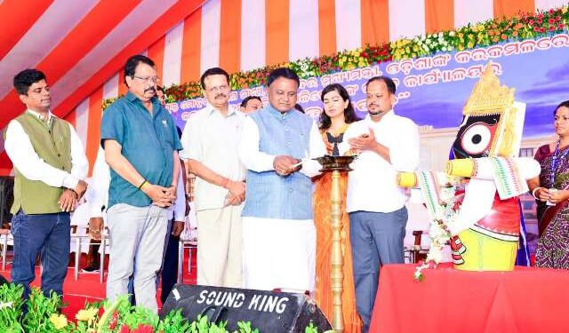 କଟକ ଜିଲ୍ଲାପାଳଙ୍କ ନୂତନ କାର୍ଯ୍ୟାଳୟର ଭିତ୍ତିପ୍ରସ୍ତର ସ୍ଥାପନ : ଯୋଗଦେଲେ ମୁଖ୍ୟମନ୍ତ୍ରୀ