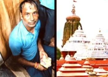 ବଡଦେଉଳକୁ ଚଢୁଥିବା ବେଳେ ଧରିଲା ପୋଲିସ