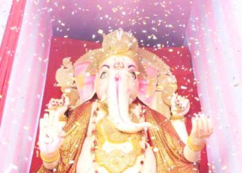 ଭକ୍ତଙ୍କୁ ଦର୍ଶନ ଦେଲେ ବଡଗଡ଼ ର ବଡ ଗଣେଶ
