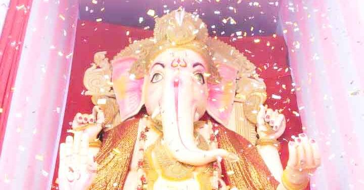 ଭକ୍ତଙ୍କୁ ଦର୍ଶନ ଦେଲେ ବଡଗଡ଼ ର ବଡ ଗଣେଶ