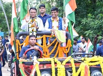 କଟକ ବୟାଳିଶ ମୌଜାରେ ଘର ଘର ତ୍ରିରଙ୍ଗା ଯାତ୍ରାରେ ସାମିଲ ହେଲେ ମୁଖ୍ୟମନ୍ତ୍ରୀ
