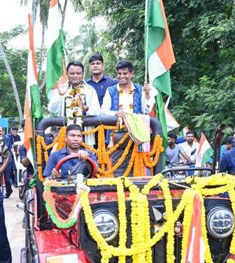 କଟକ ବୟାଳିଶ ମୌଜାରେ ଘର ଘର ତ୍ରିରଙ୍ଗା ଯାତ୍ରାରେ ସାମିଲ ହେଲେ ମୁଖ୍ୟମନ୍ତ୍ରୀ