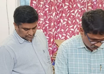 ଚୁକ୍ତିଭିତ୍ତିକ ନିଯୁକ୍ତି ପାଇଁ ୨୫,୦୦୦ ଟଙ୍କା ଲାଞ୍ଚ : ଗଜପତି ର ଦୁଇ ଜଣ ସ୍ୱାସ୍ଥ୍ୟ କର୍ମଚାରୀ – କ୍ଲାର୍କ ଏବଂ ପିଅନ