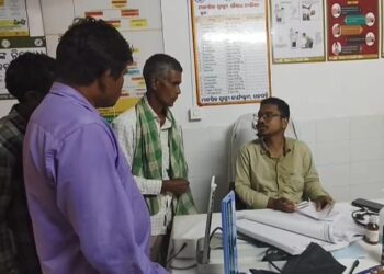 ବିଷାକ୍ତ ଛତୁ ଖାଇ ଦୁଇ ପରିବାରର ୮ ଗୁରୁତର ମେଡିକାଲରେ ଭର୍ତ୍ତି, ସ୍ୱାସ୍ଥ୍ୟାବସ୍ଥା ସ୍ଥିର