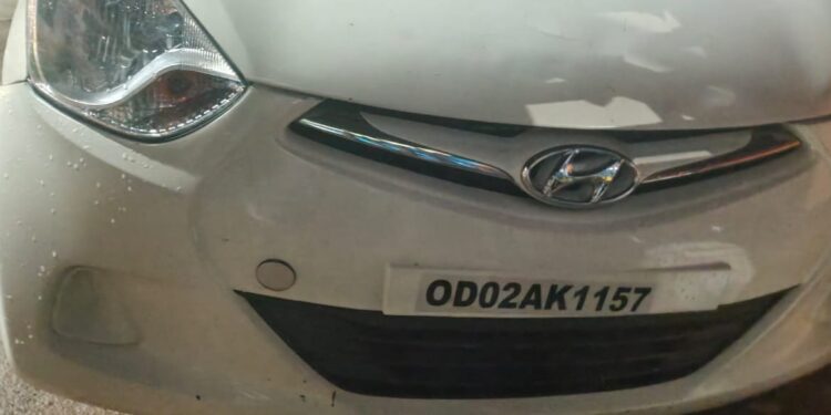 ଗଜପତି ଜିଲ୍ଲାରେ କଟକ ଅବକାରୀ ବିଭାଗ ଫ୍ଲାଇଙ୍ଗ ସ୍କ୍ୱାଡର ଚଢ଼ାଉ ବିପୁଳ ପରିମାଣର ମଦ ସହ କାର ଜବତ ୨ଗିରଫ କୋର୍ଟ ଚାଲାଣ