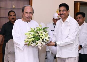 ରାଜ୍ୟପାଳ ନବୀନ ପଟ୍ଟନାୟକଙ୍କୁ ଭେଟି ତାଙ୍କ ସ୍ୱାସ୍ଥ୍ୟବସ୍ଥା ପଚାରି ବୁଝିଲେ