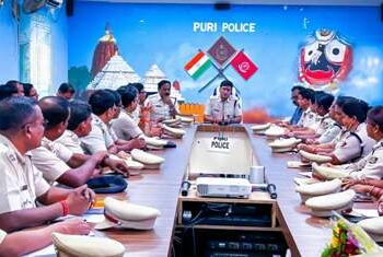 ପୁରୀ ଜିଲ୍ଲା ରେ ଅପରାଧ ନିୟନ୍ତ୍ରଣ ପାଇଁ ନୂଆ ଏସପି ଙ୍କ ସମୀକ୍ଷା ବୈଠକ