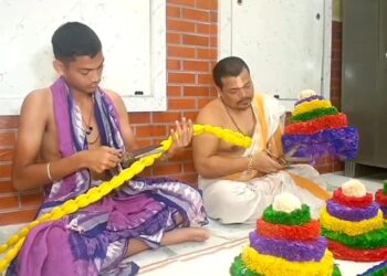 ମହାବାହୁଙ୍କ ପାଇଁ ରାକ୍ଷୀ ପ୍ରସ୍ତୁତି ଶେଷ ପର୍ଯ୍ୟାୟରେ ନାଲି,ନେଳି, ହଳଦିଆ ଓ ବାଇଗଣି ରଙ୍ଗର ରାକ୍ଷୀ